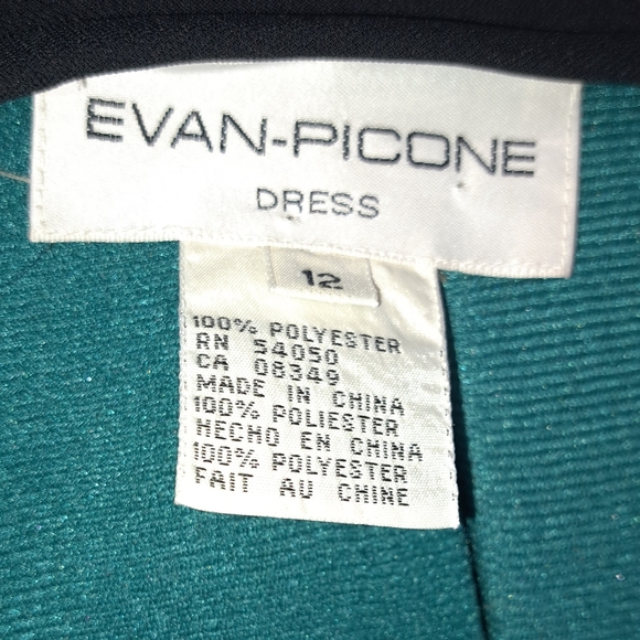 Black dress - Picture 2 of 5